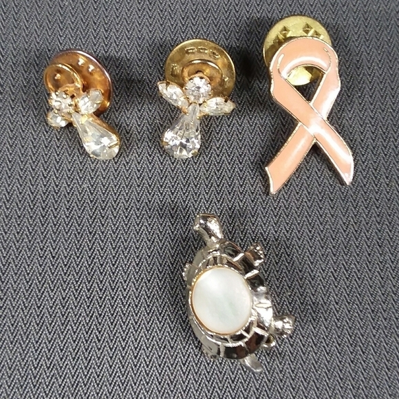 Vintage Estate Jewelry Jewelry - 😘3/$12 item. Super Cute Small Pins Bundle!